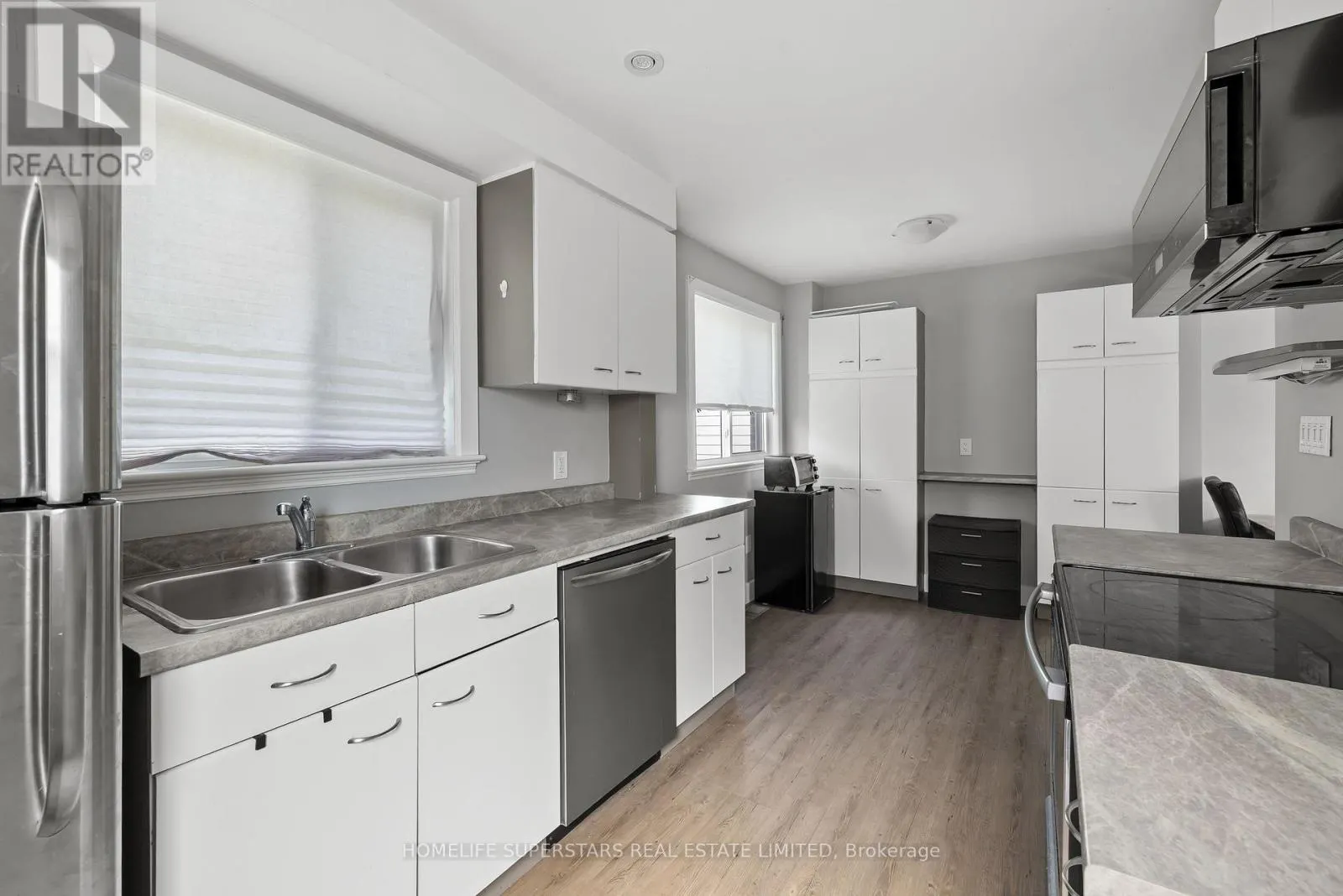 275 RAGLAN ROAD N