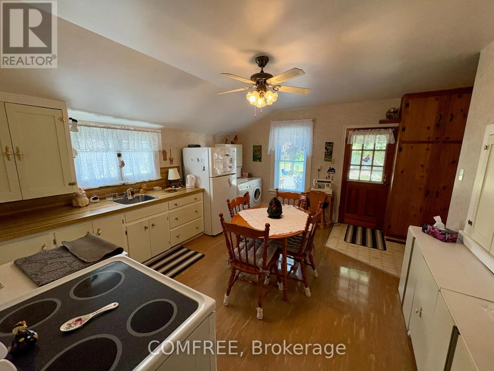 256A AND 256B FLORA STREET