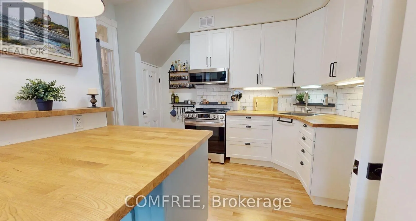 256A AND 256B FLORA STREET