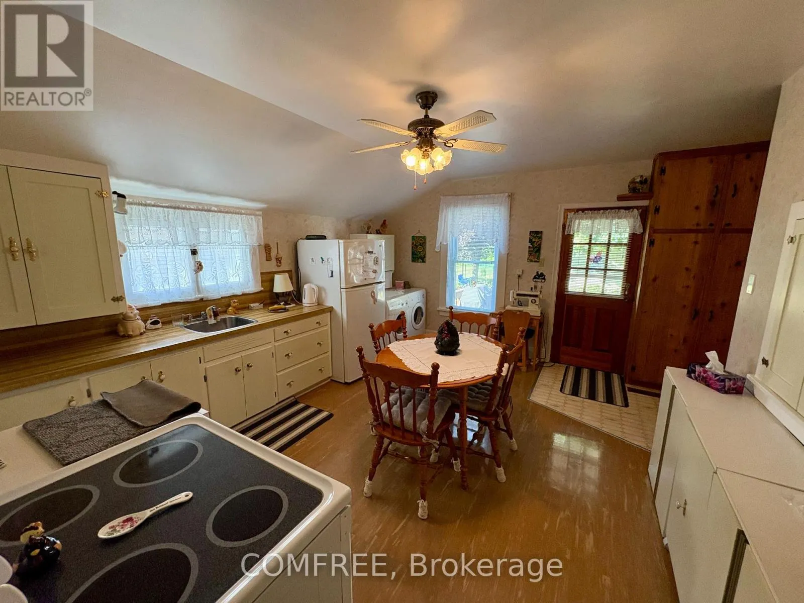 256A AND 256B FLORA STREET