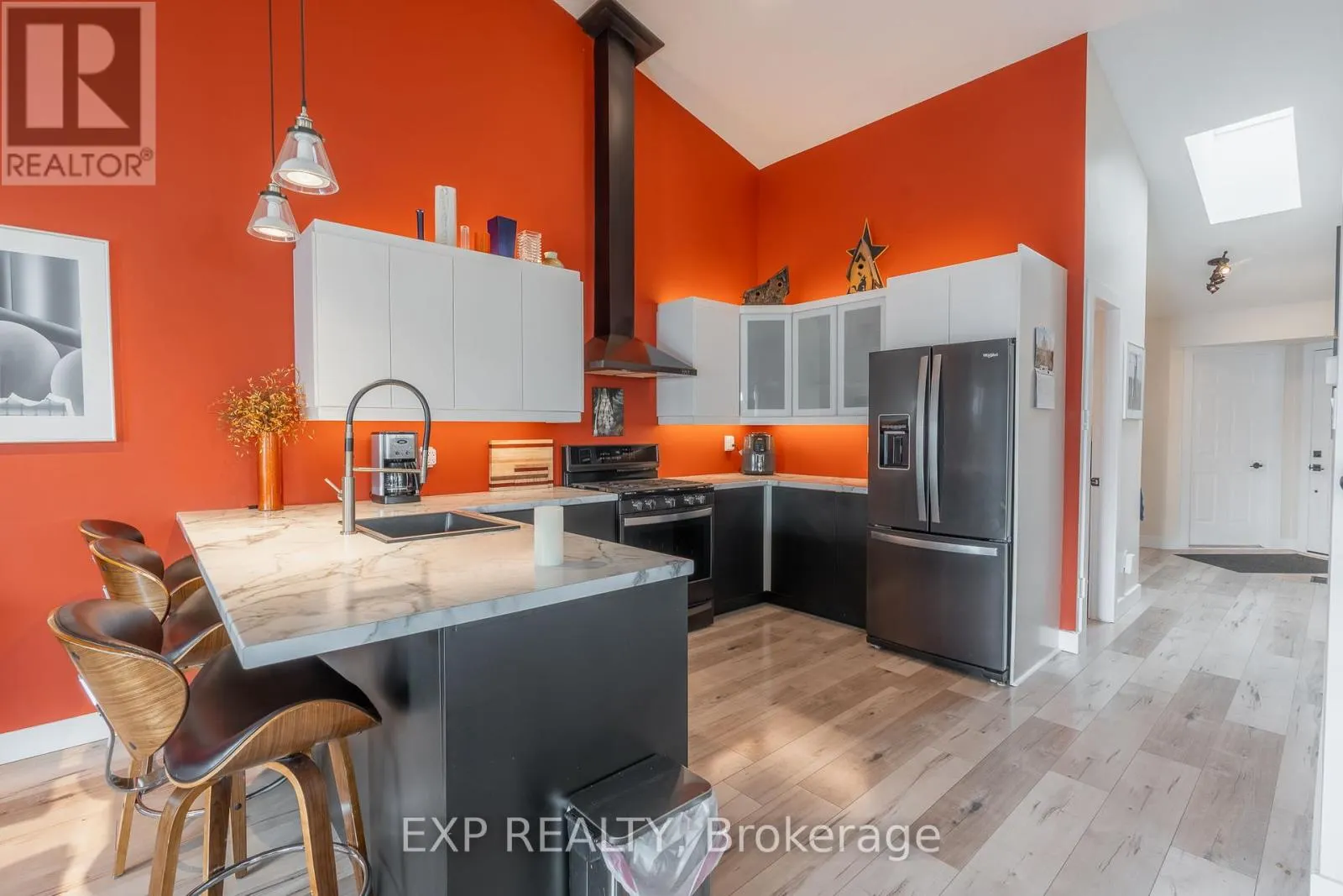 20 - 90 ONTARIO ST STREET S, #20