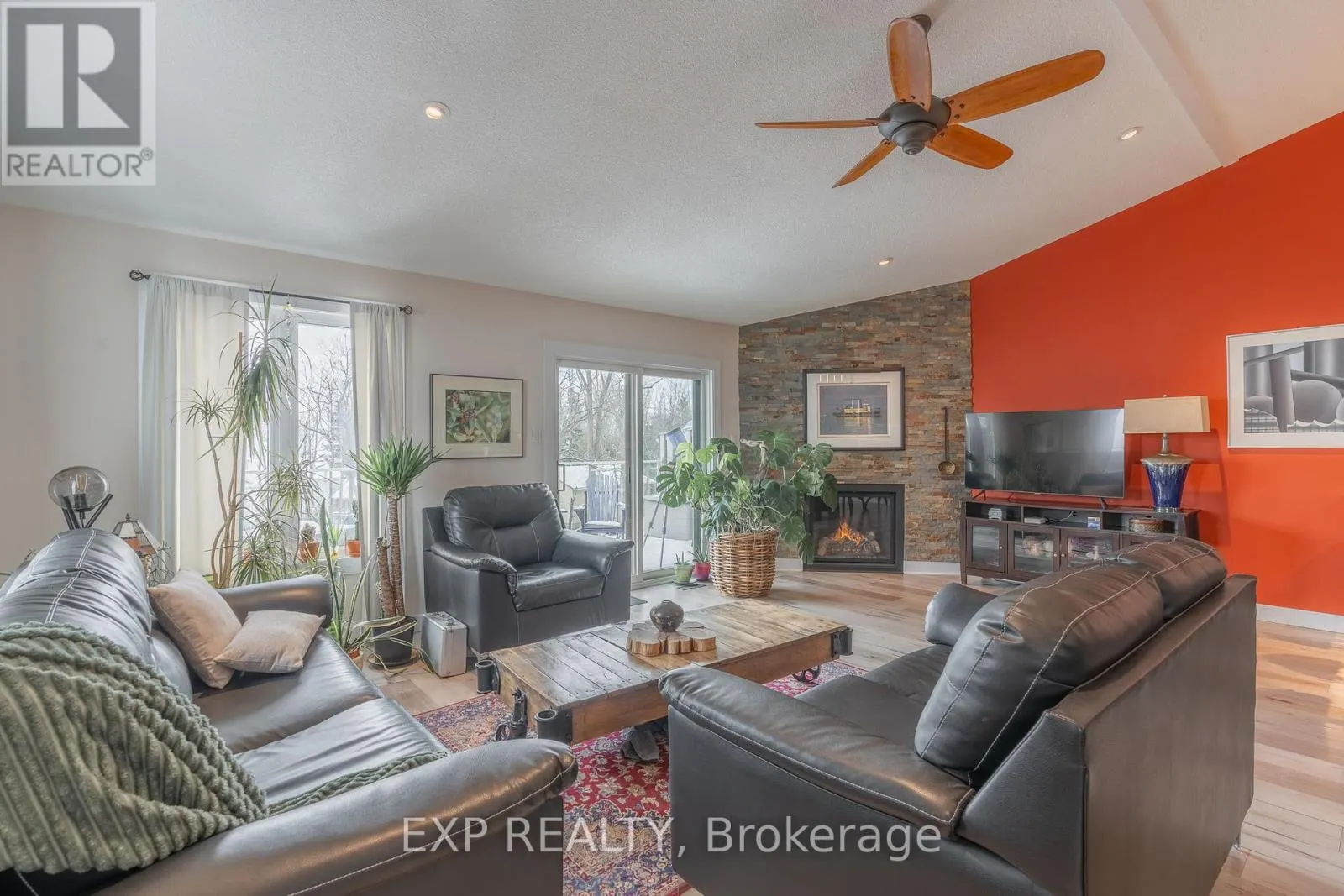 20 - 90 ONTARIO ST STREET S, #20