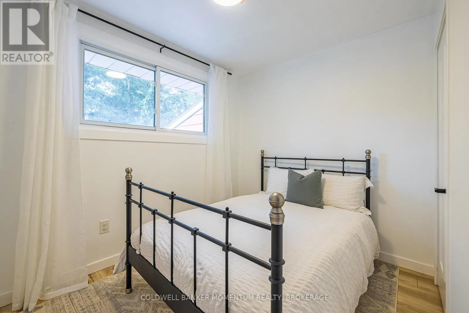 942 CAUTHARD ROAD