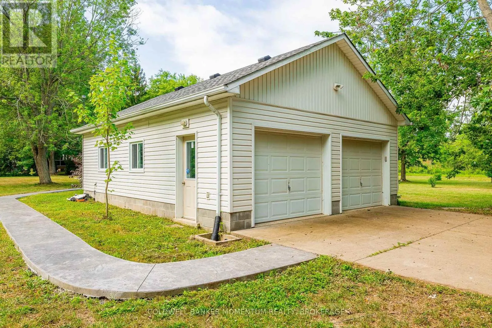 942 CAUTHARD ROAD