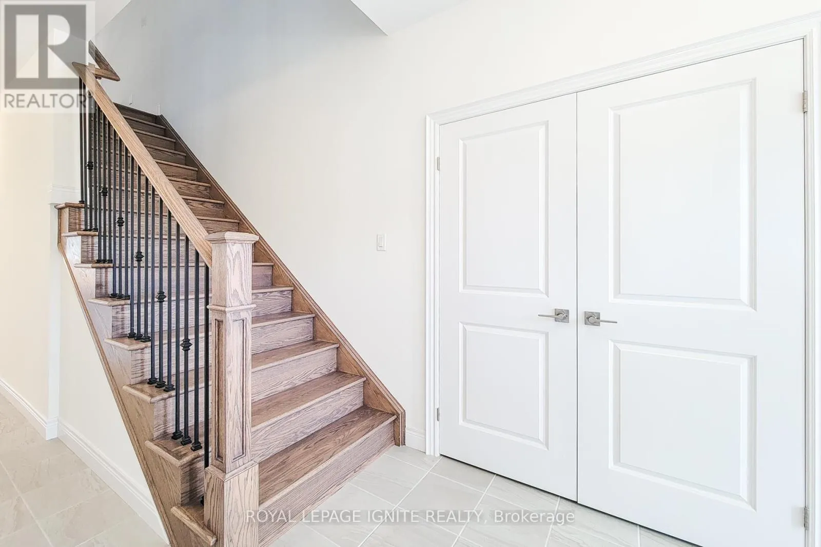 54 BEACH WALK CRESCENT
