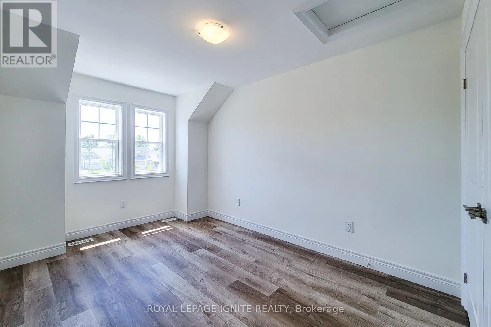 54 BEACH WALK CRESCENT