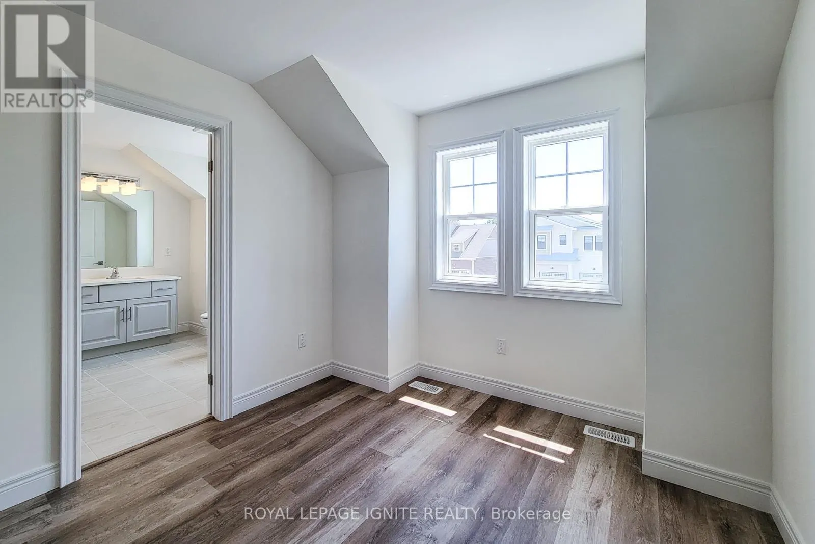 54 BEACH WALK CRESCENT