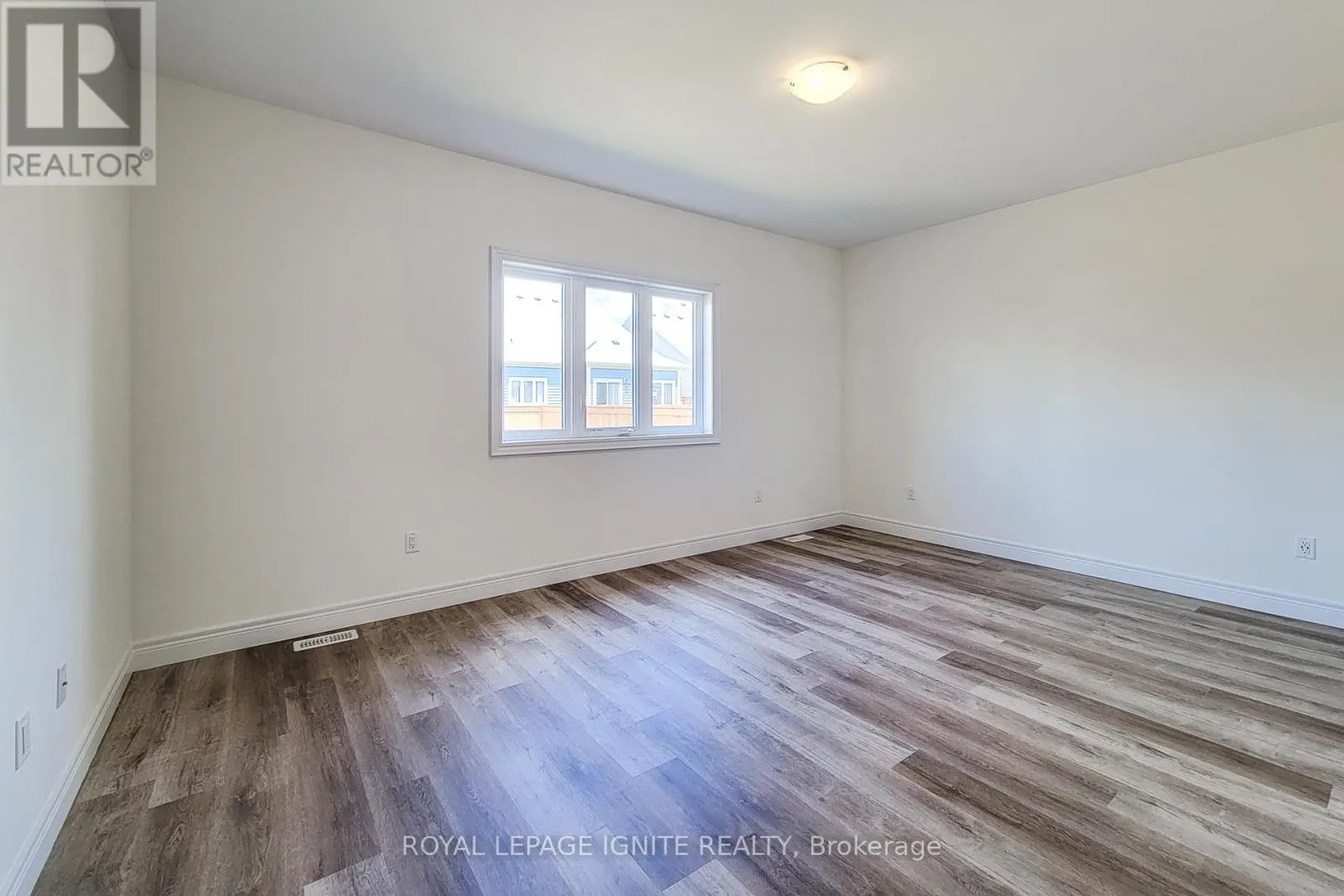 54 BEACH WALK CRESCENT