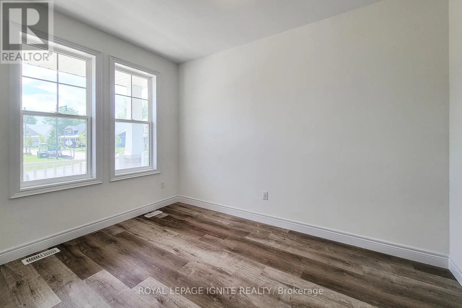 54 BEACH WALK CRESCENT