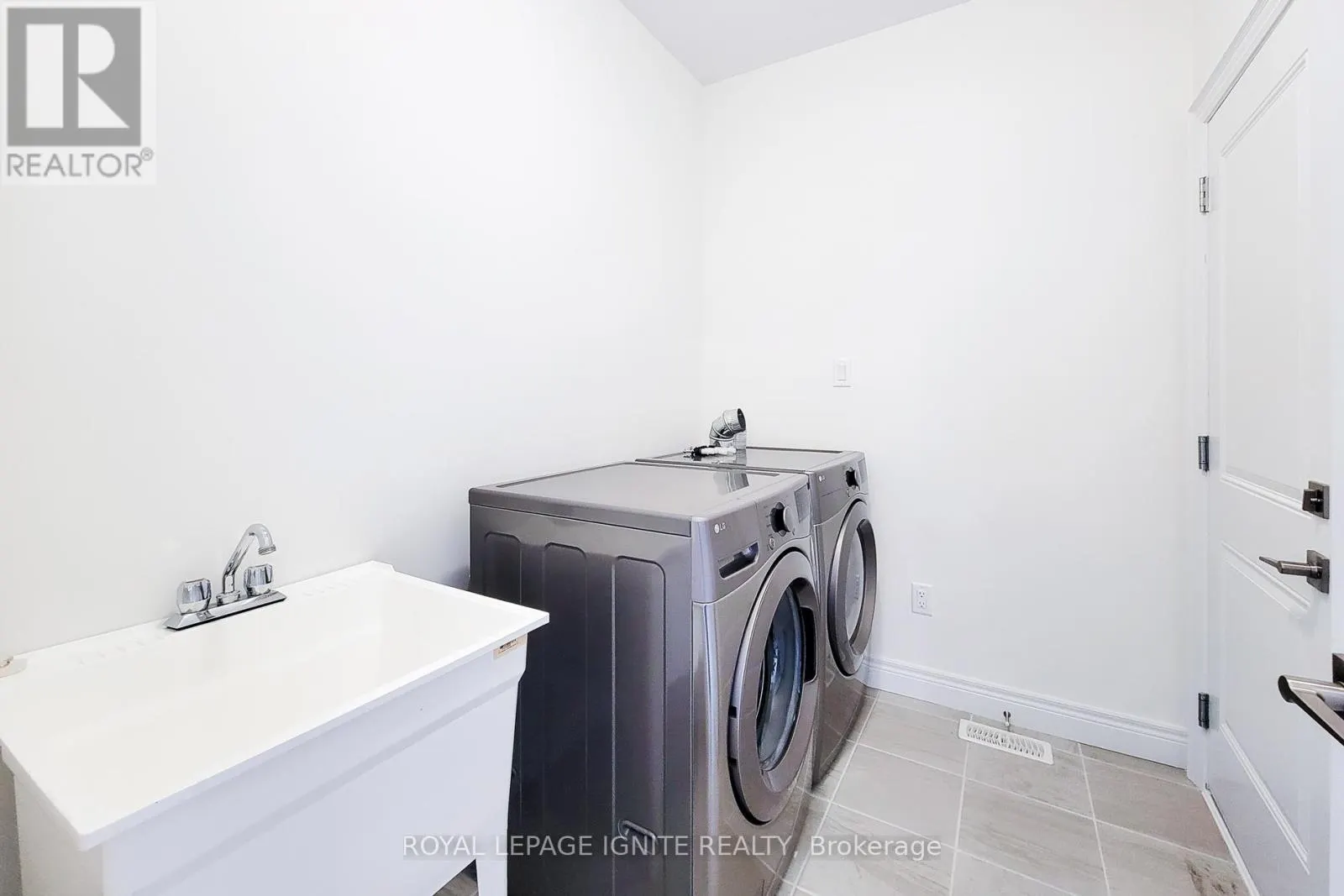 54 BEACH WALK CRESCENT