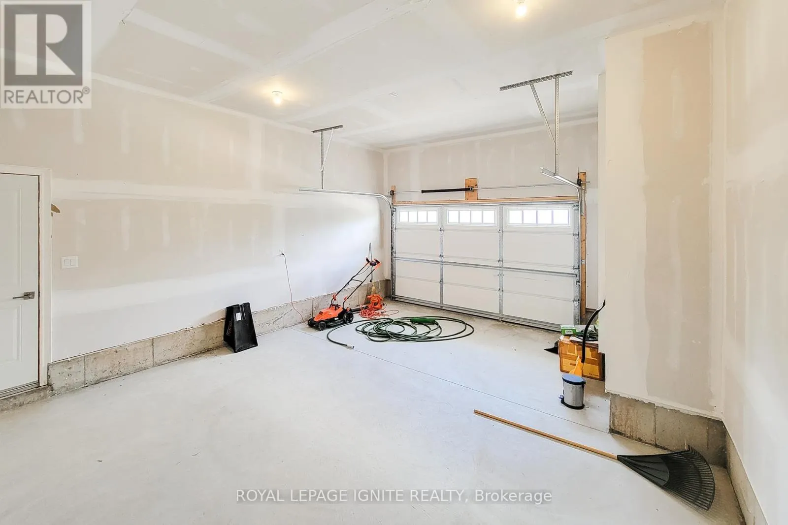 54 BEACH WALK CRESCENT
