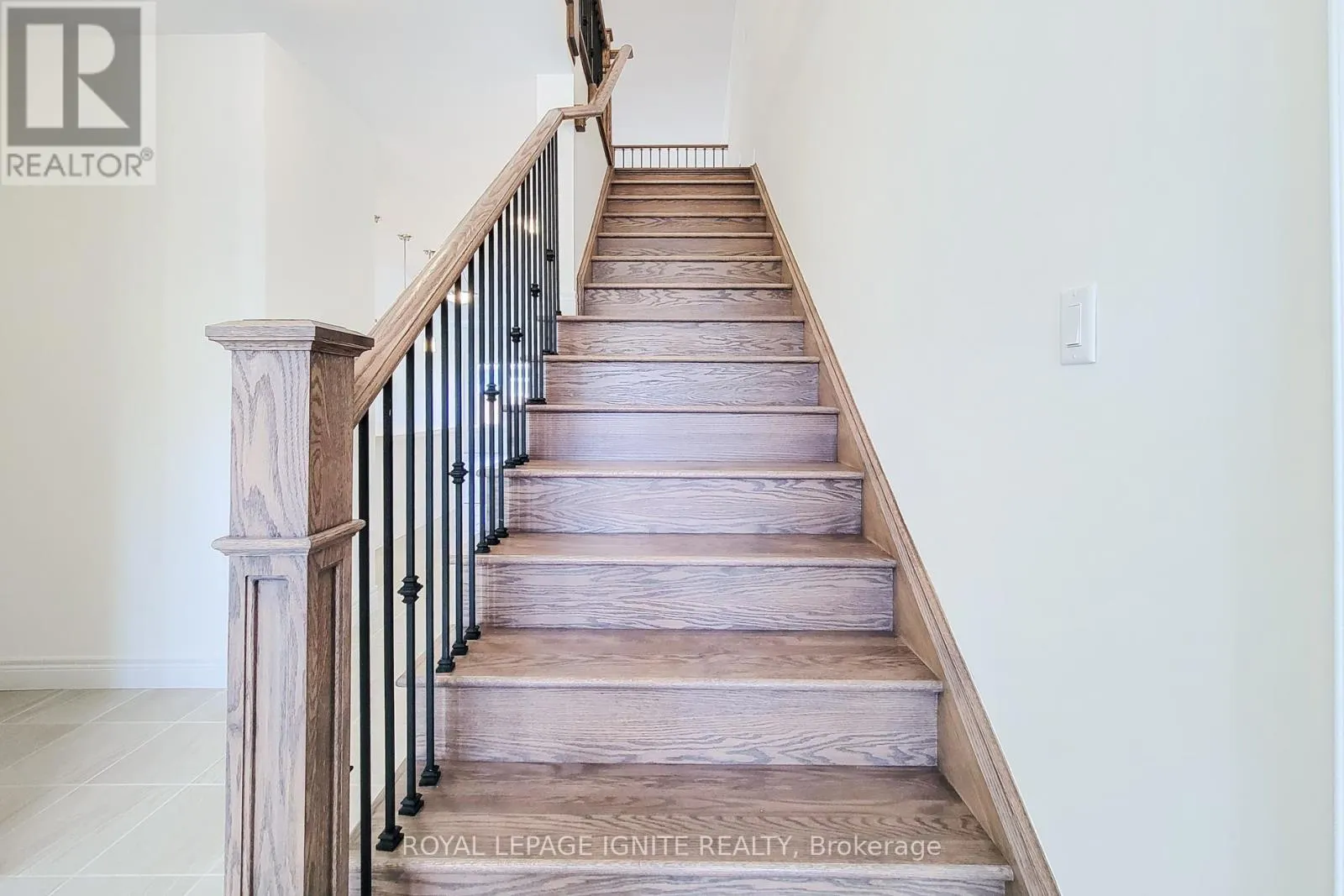 54 BEACH WALK CRESCENT