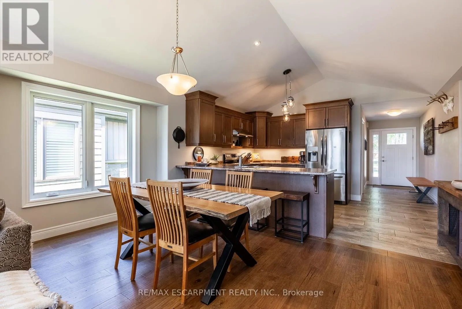 9 RICHARD CRESCENT