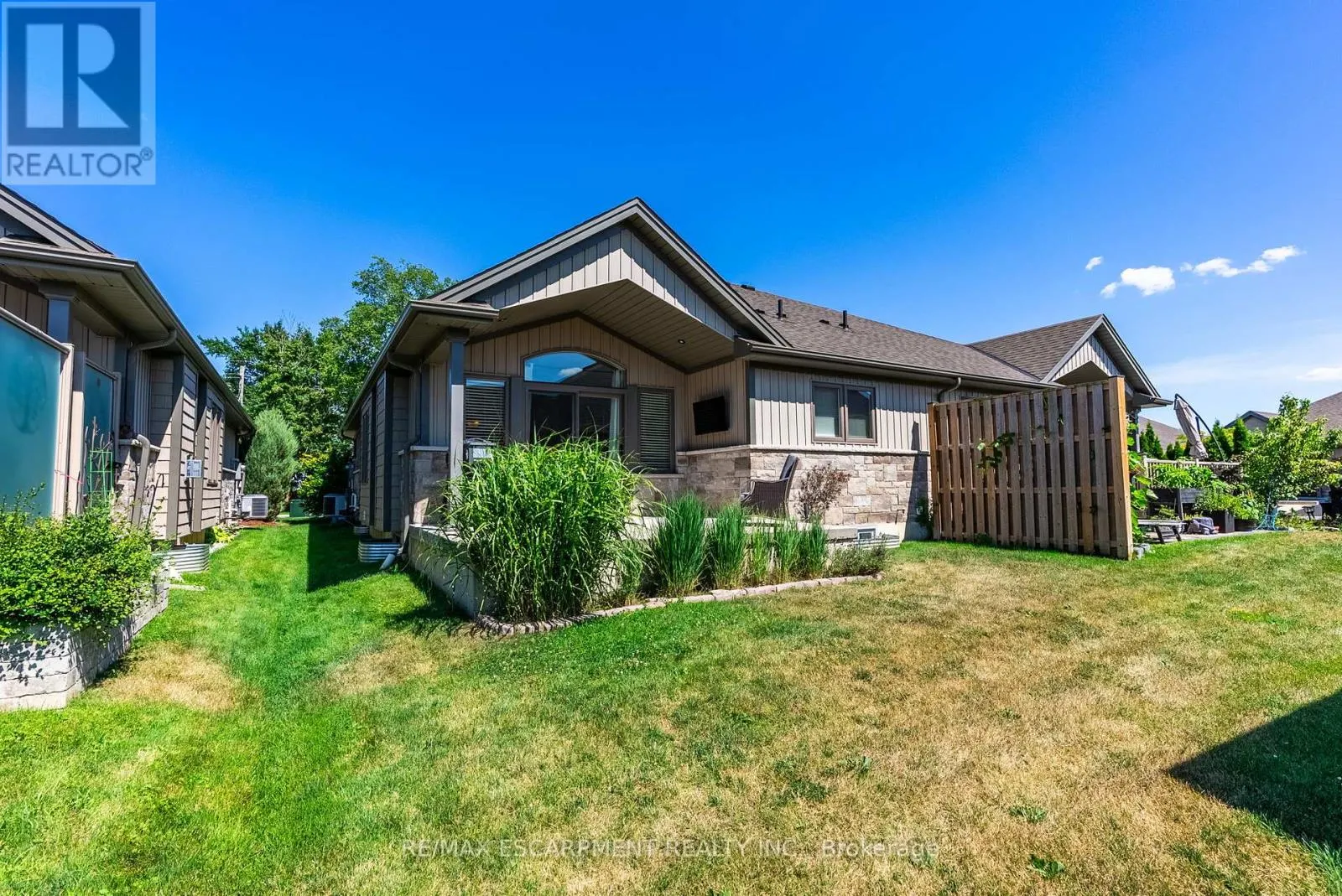 9 RICHARD CRESCENT