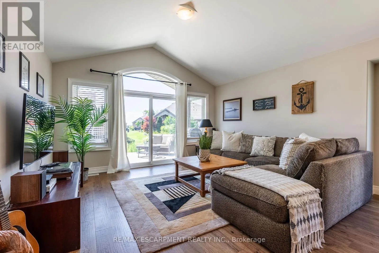 9 RICHARD CRESCENT