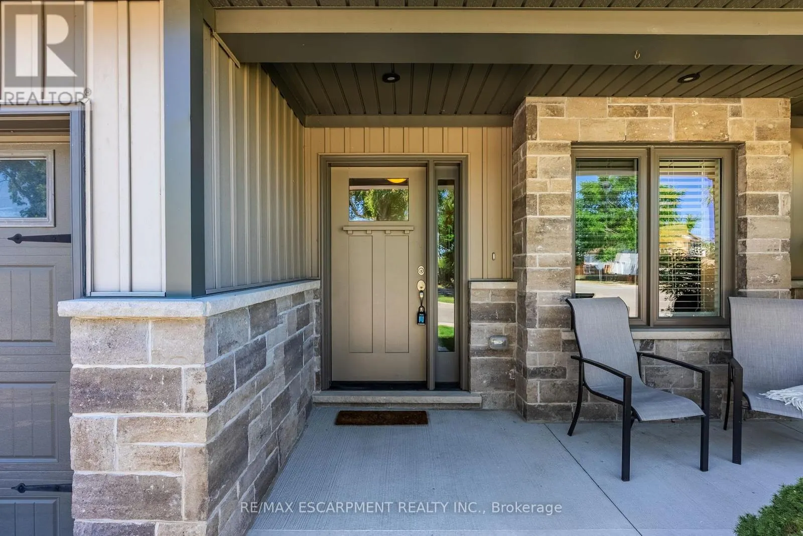 9 RICHARD CRESCENT