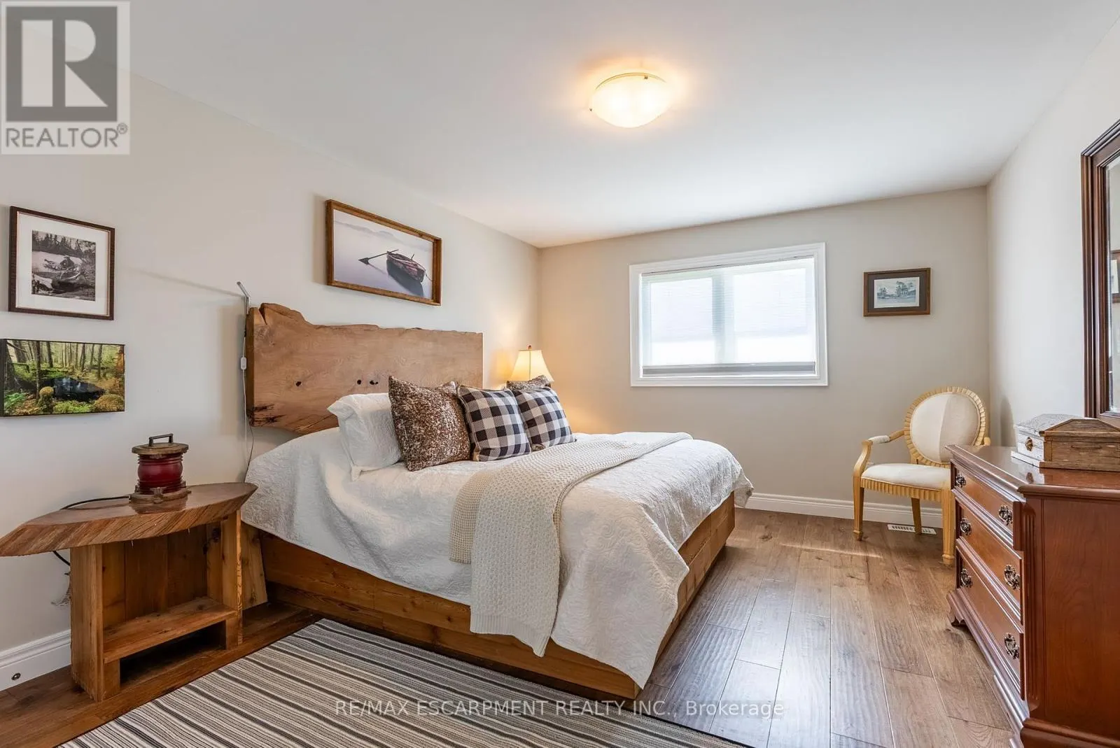 9 RICHARD CRESCENT