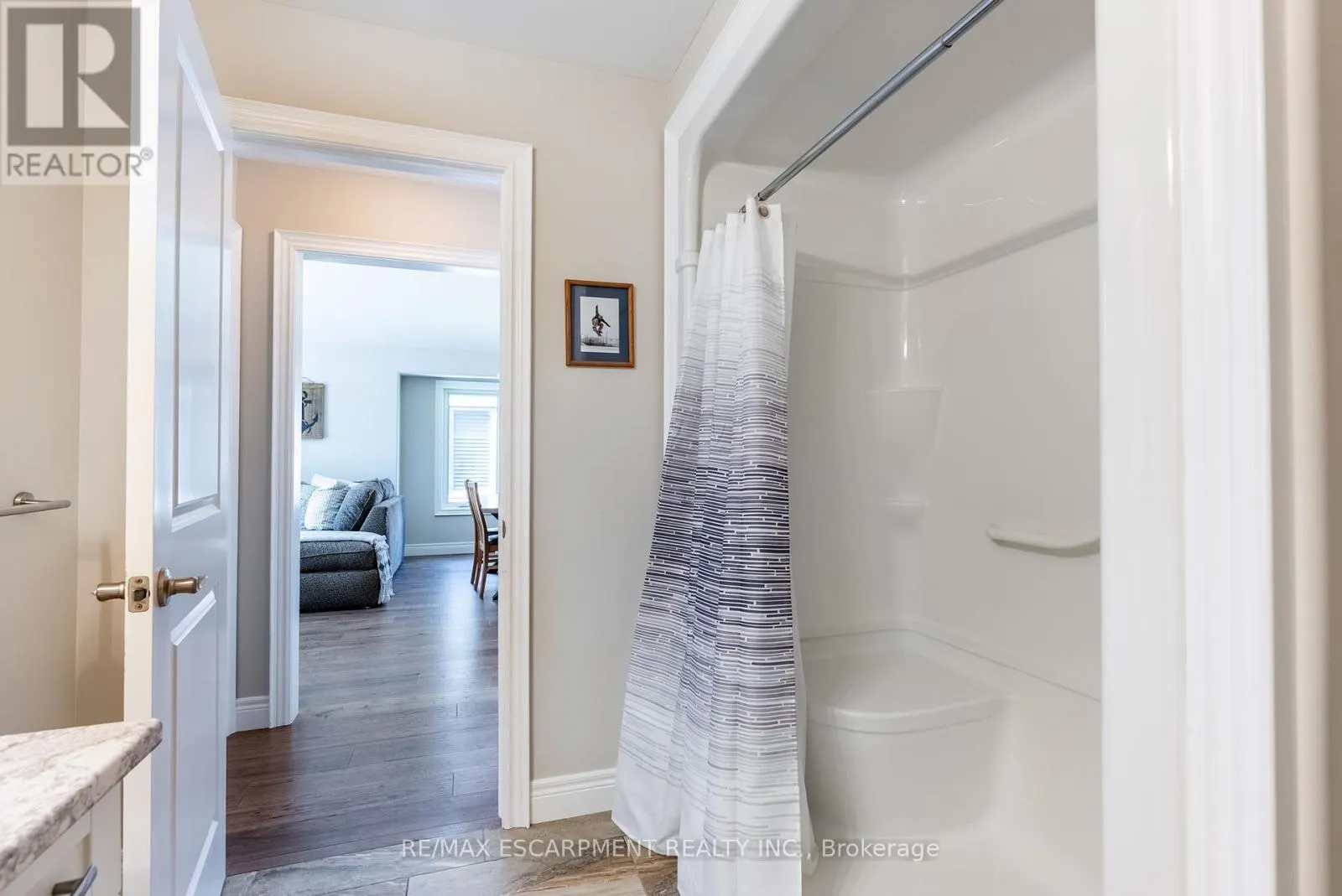 9 RICHARD CRESCENT