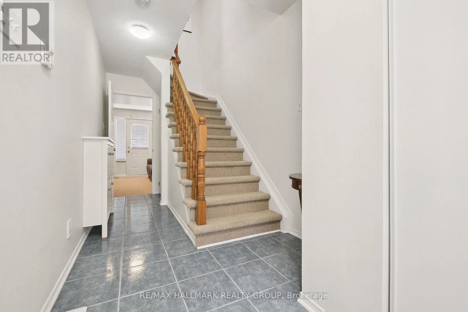 9 RADSTOCK PRIVATE