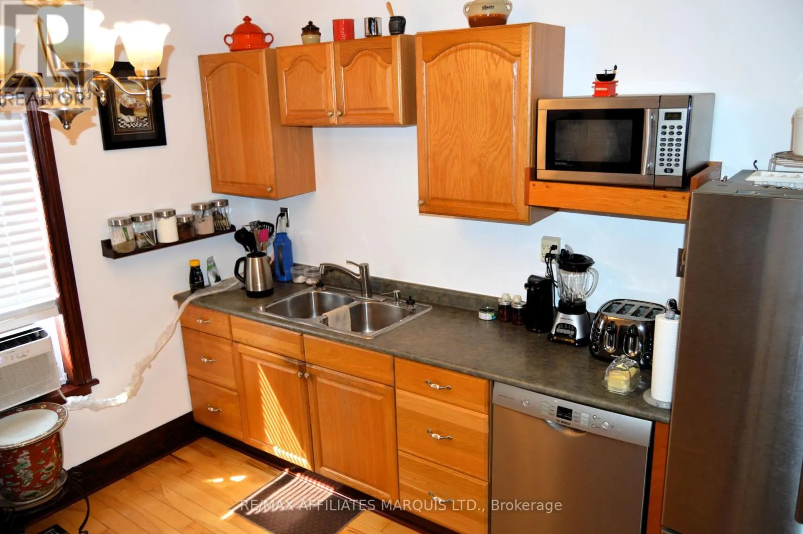 444 EIGHTH STREET E