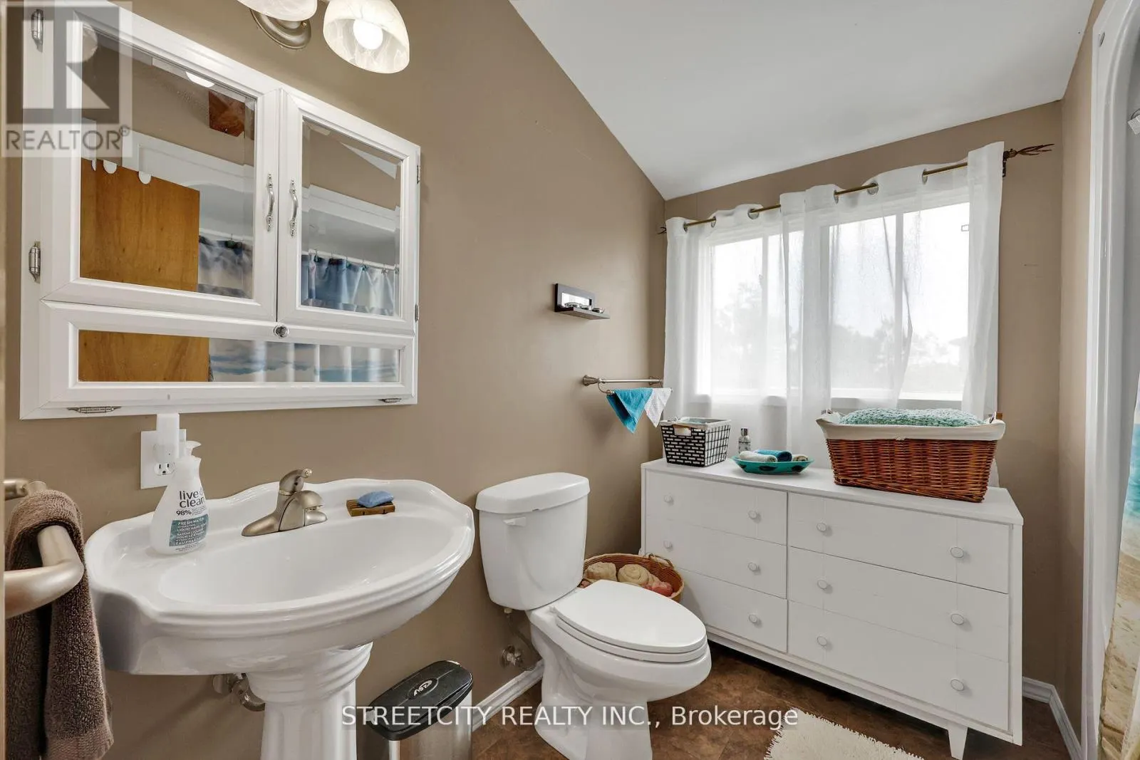 35 BROOKS LANDING ROAD
