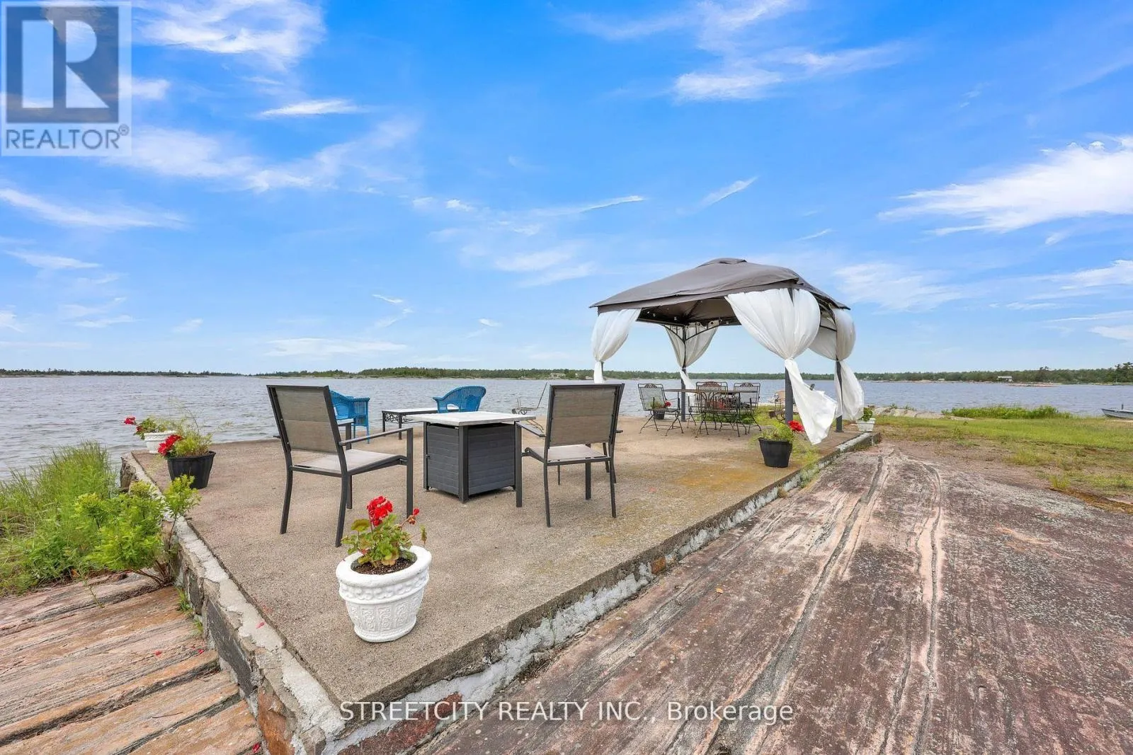 35 BROOKS LANDING ROAD