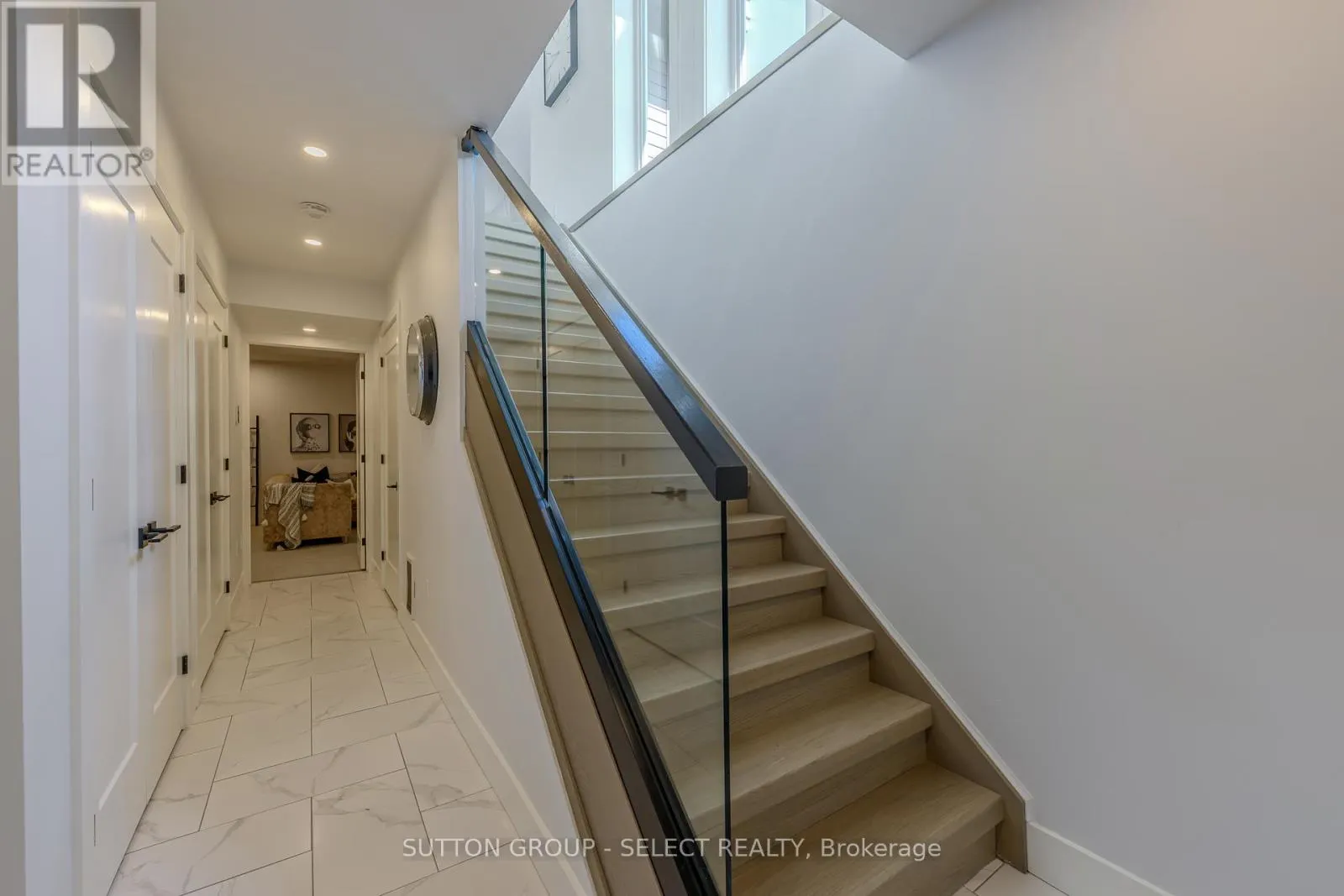 7 VALLEYVIEW CRESCENT