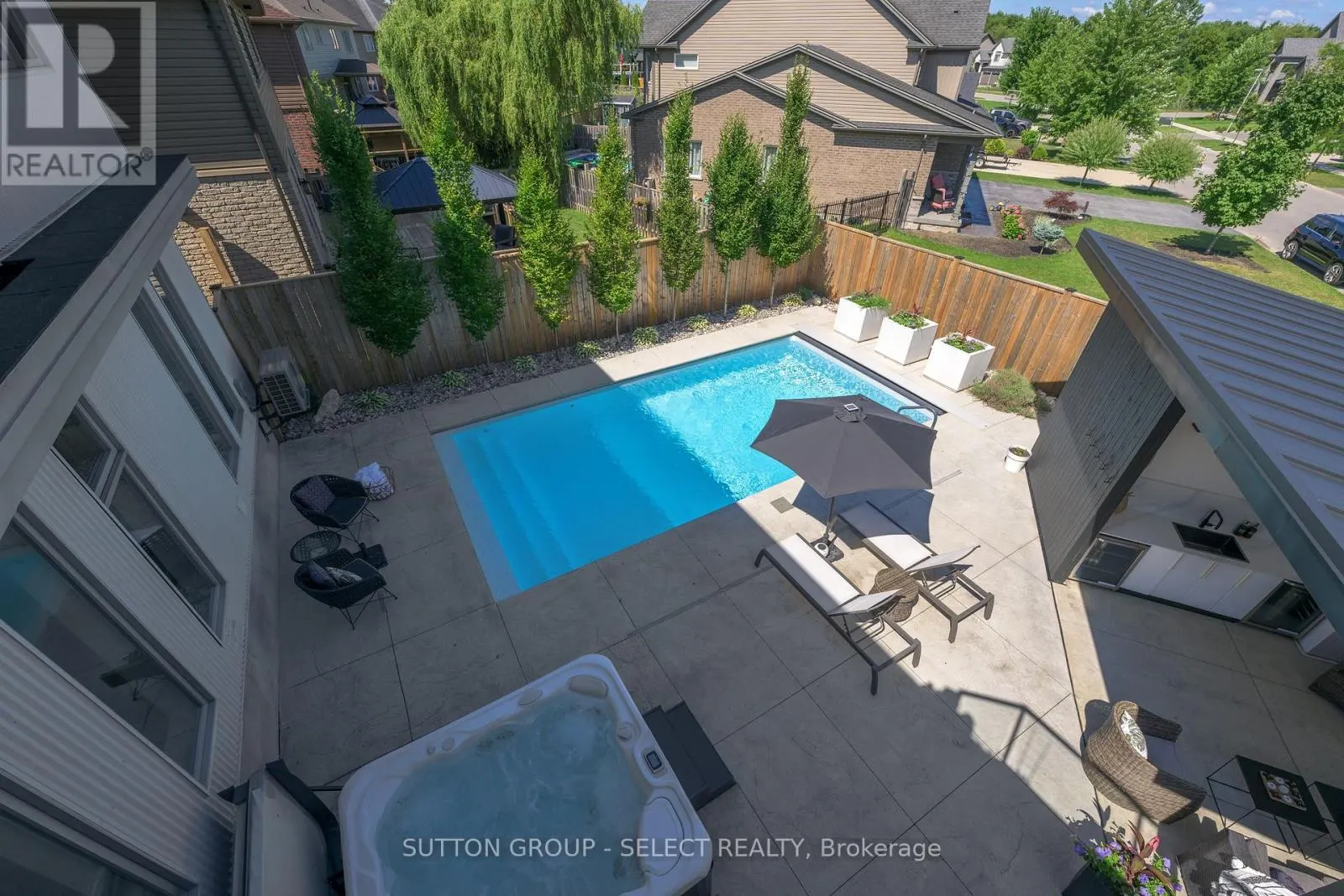 7 VALLEYVIEW CRESCENT