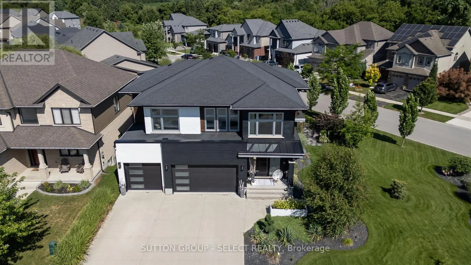 7 VALLEYVIEW CRESCENT