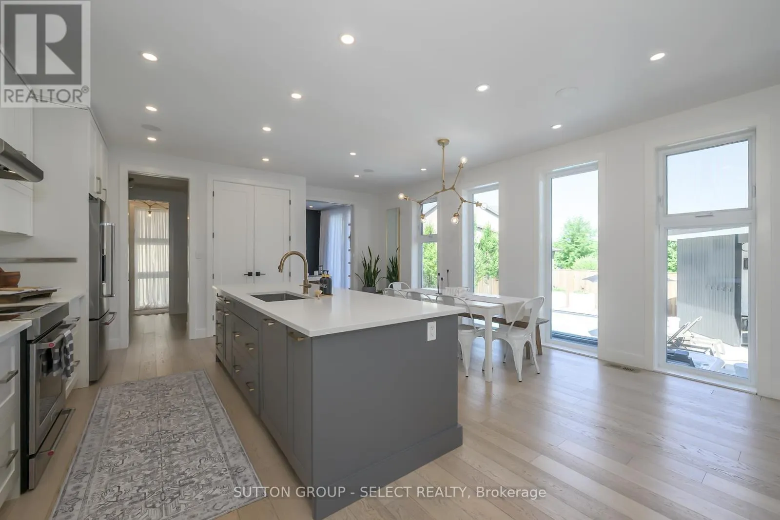 7 VALLEYVIEW CRESCENT