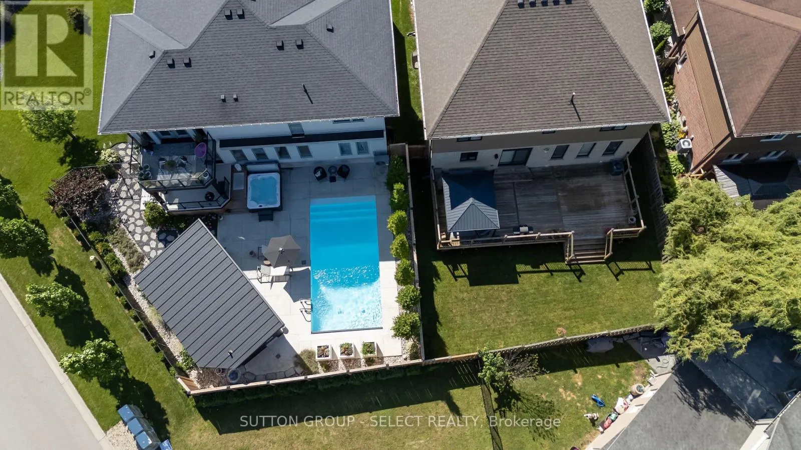 7 VALLEYVIEW CRESCENT