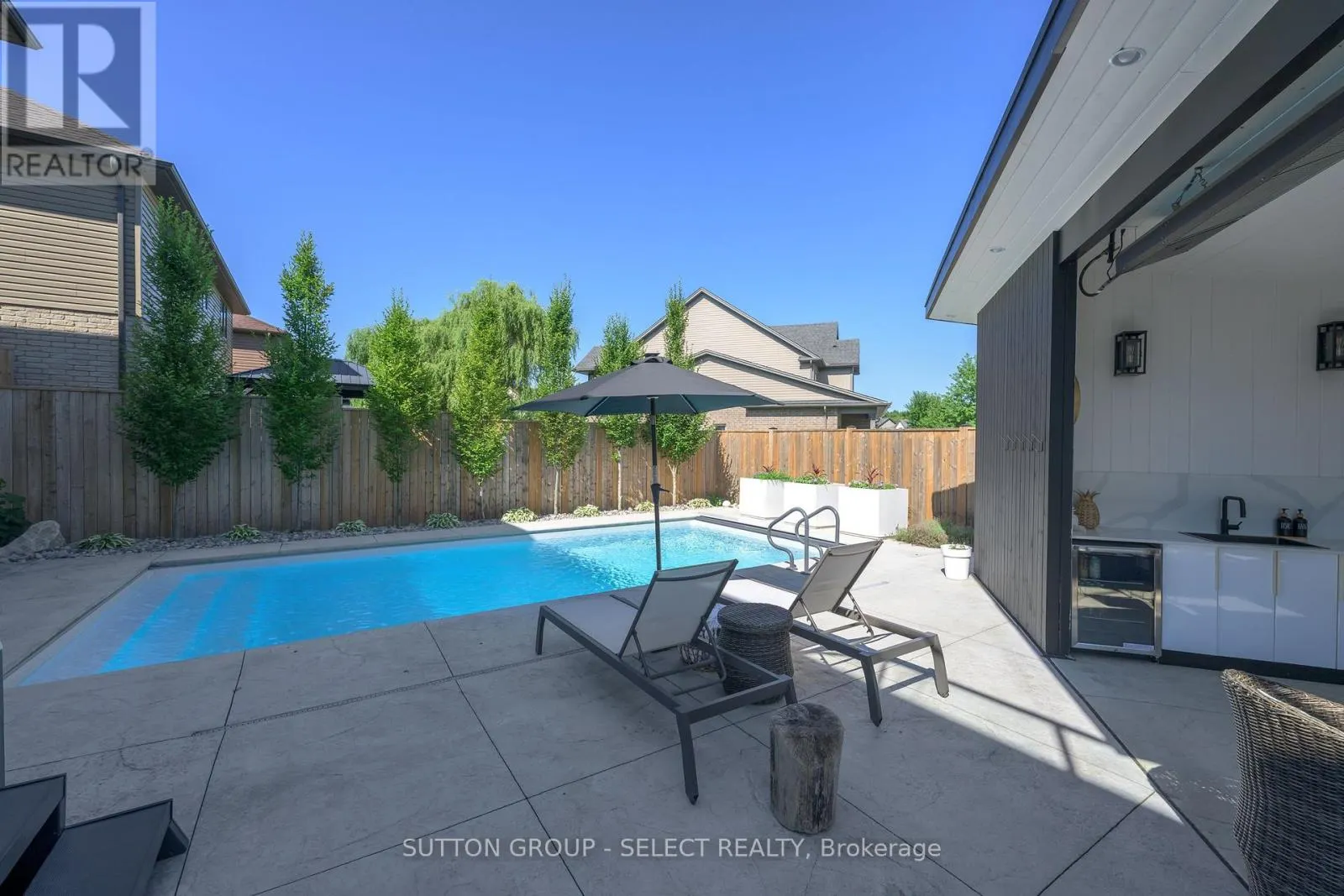 7 VALLEYVIEW CRESCENT
