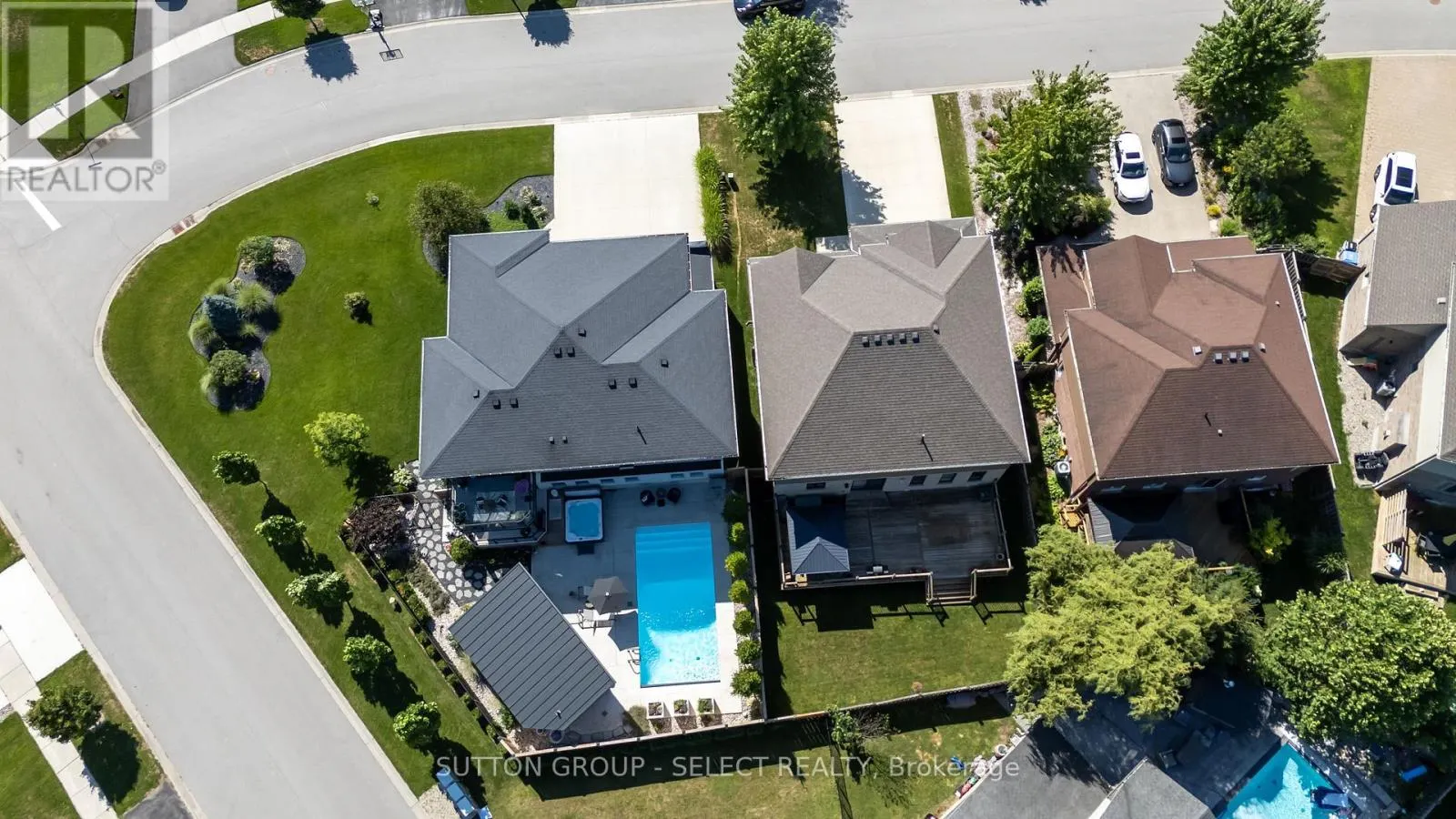 7 VALLEYVIEW CRESCENT