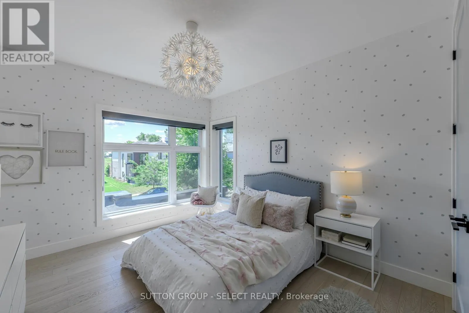 7 VALLEYVIEW CRESCENT