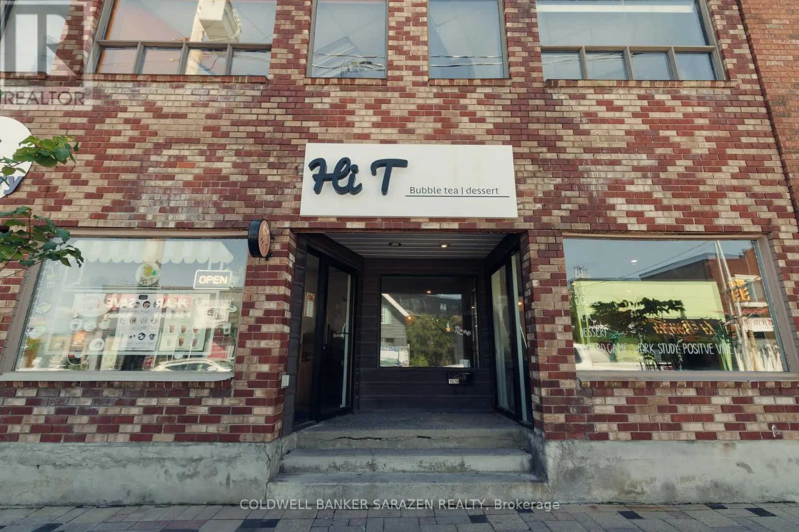 1076 WELLINGTON STREET W