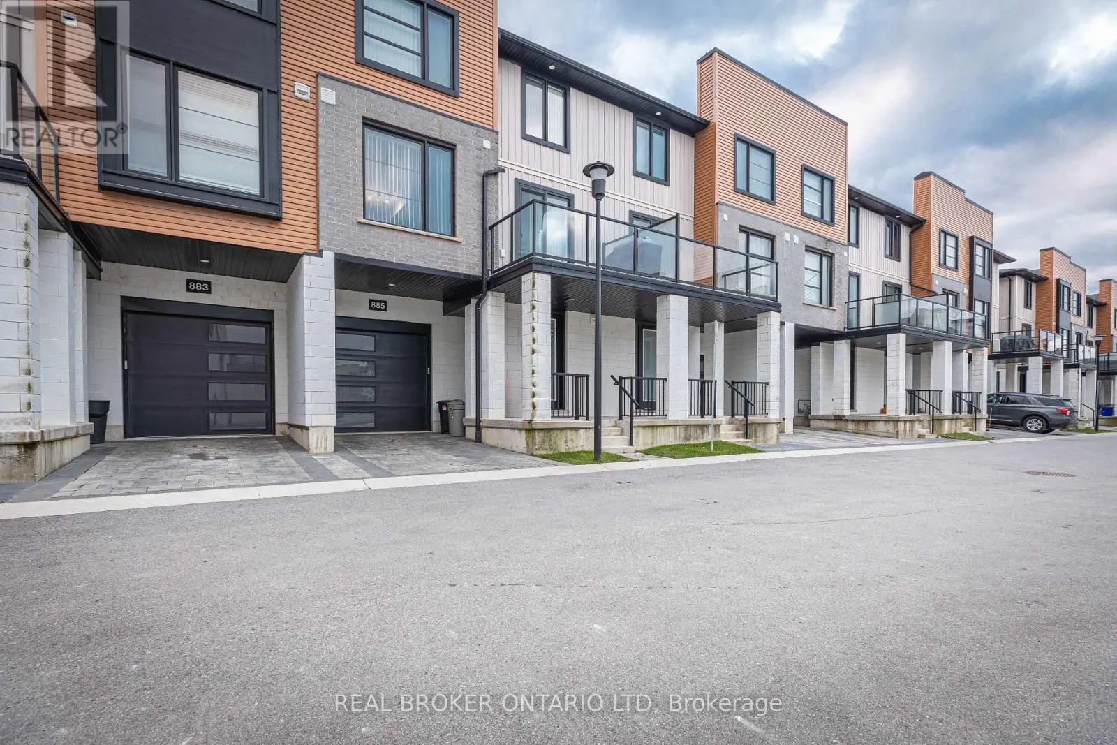 885 SARNIA ROAD
