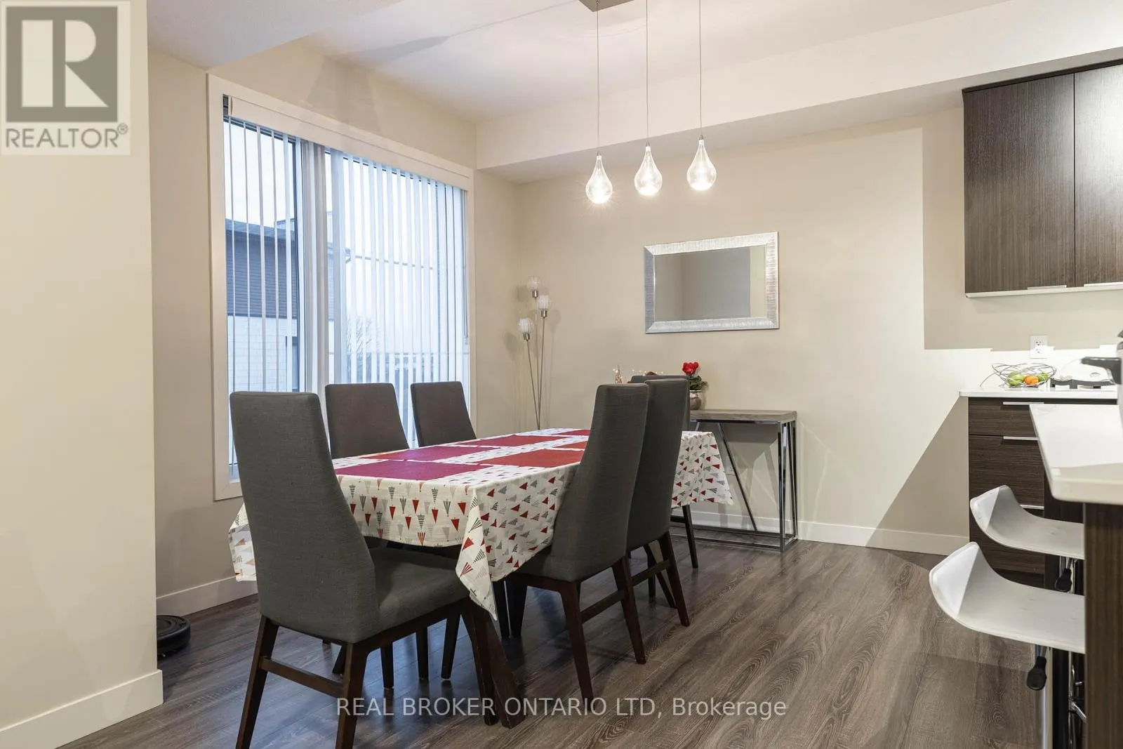 885 SARNIA ROAD