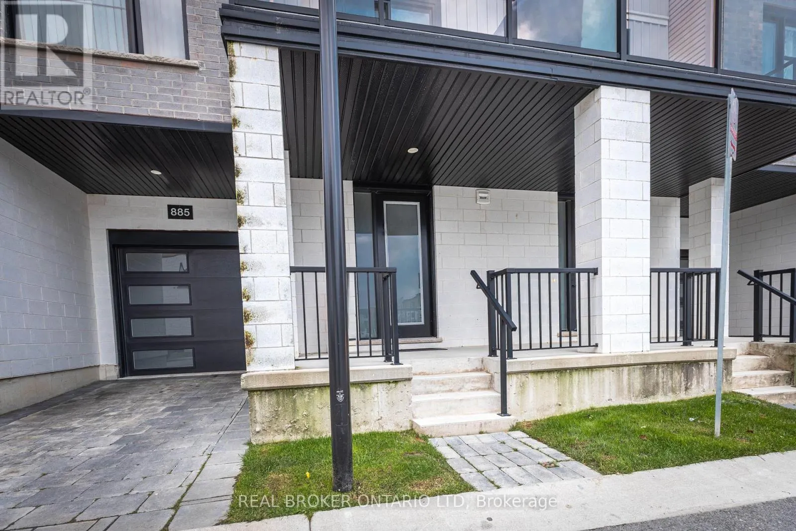 885 SARNIA ROAD