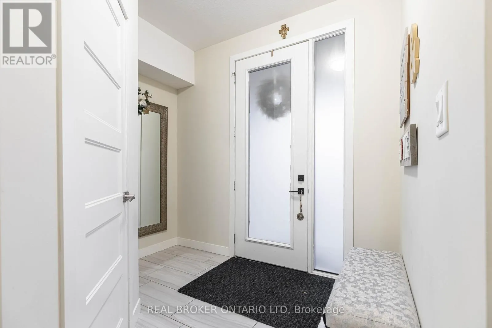 885 SARNIA ROAD