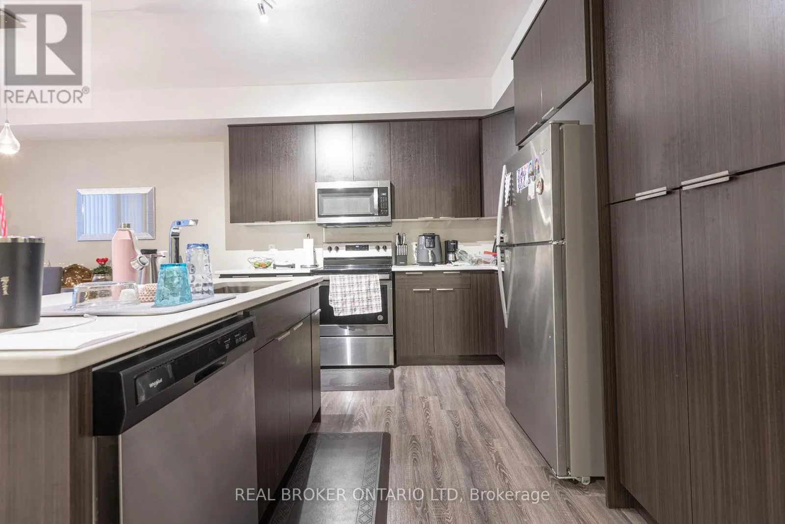 885 SARNIA ROAD