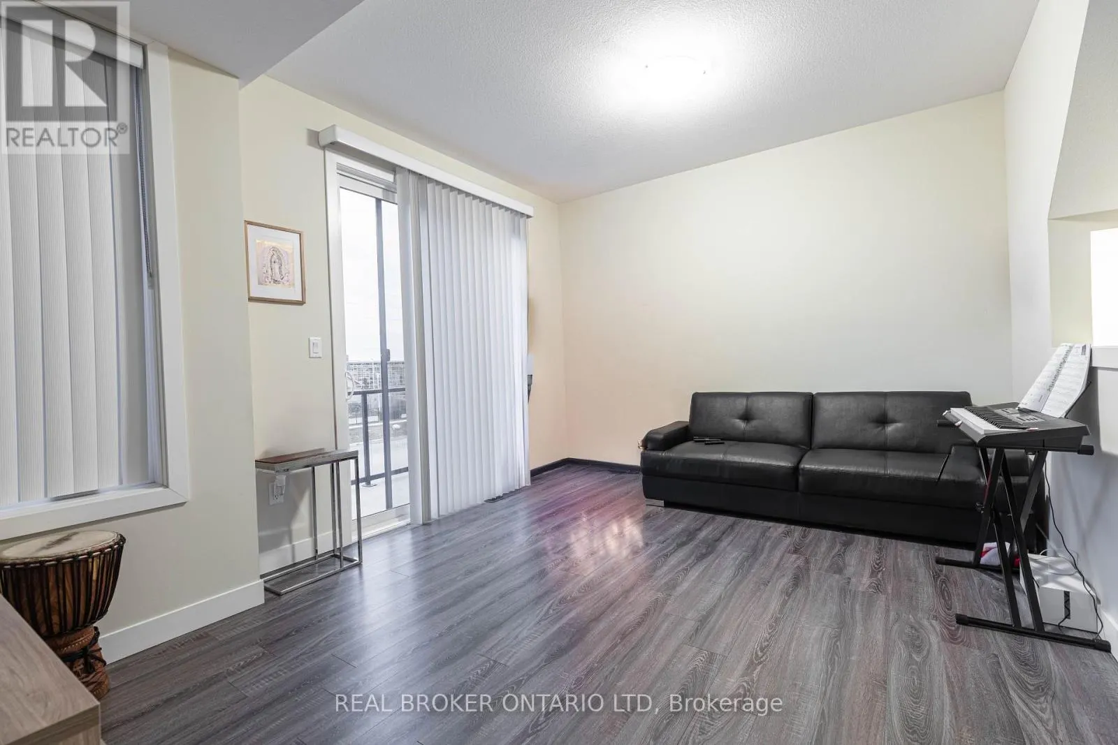 885 SARNIA ROAD