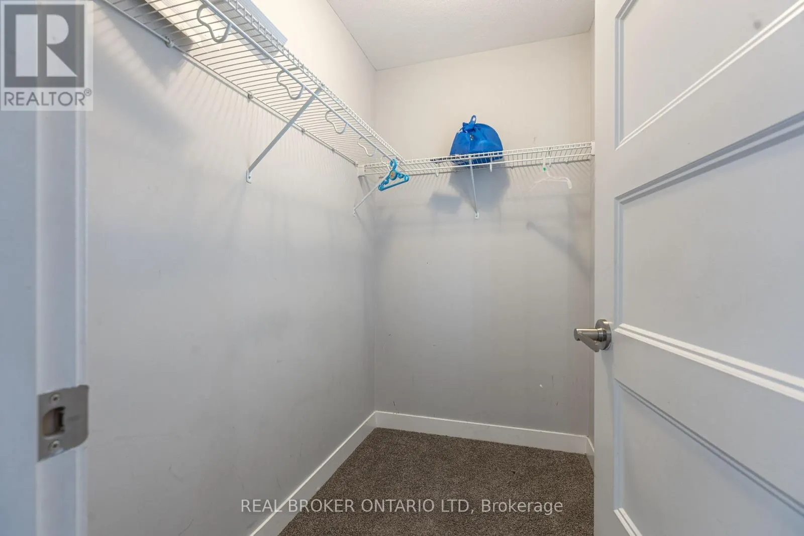 885 SARNIA ROAD
