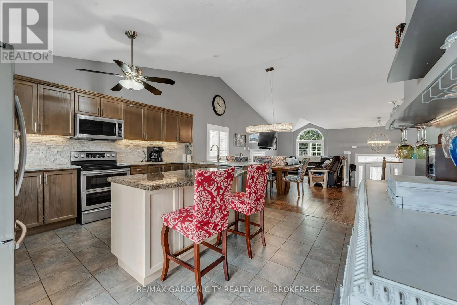 21 CHERRY AVENUE