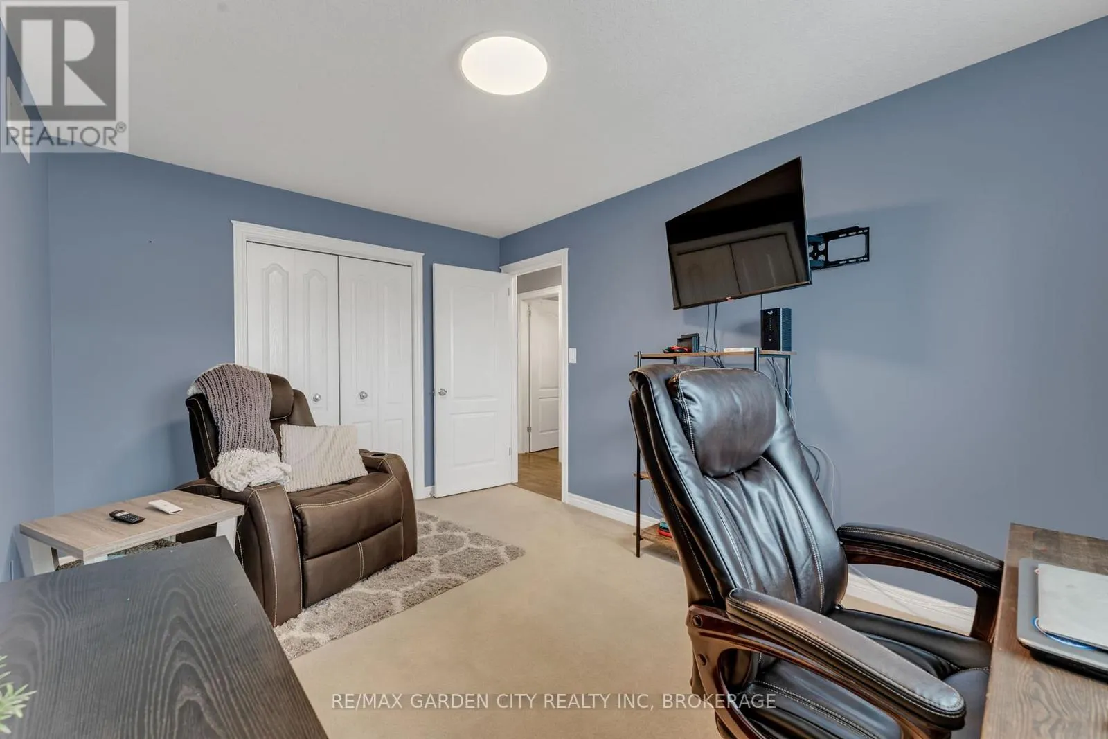 21 CHERRY AVENUE