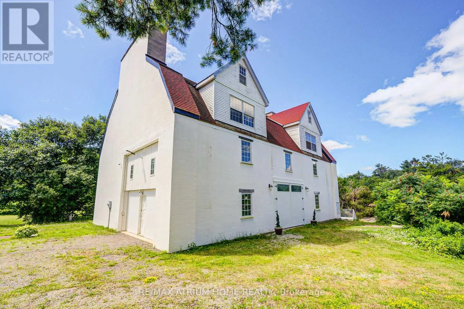 339 SOUTH BAY ROAD