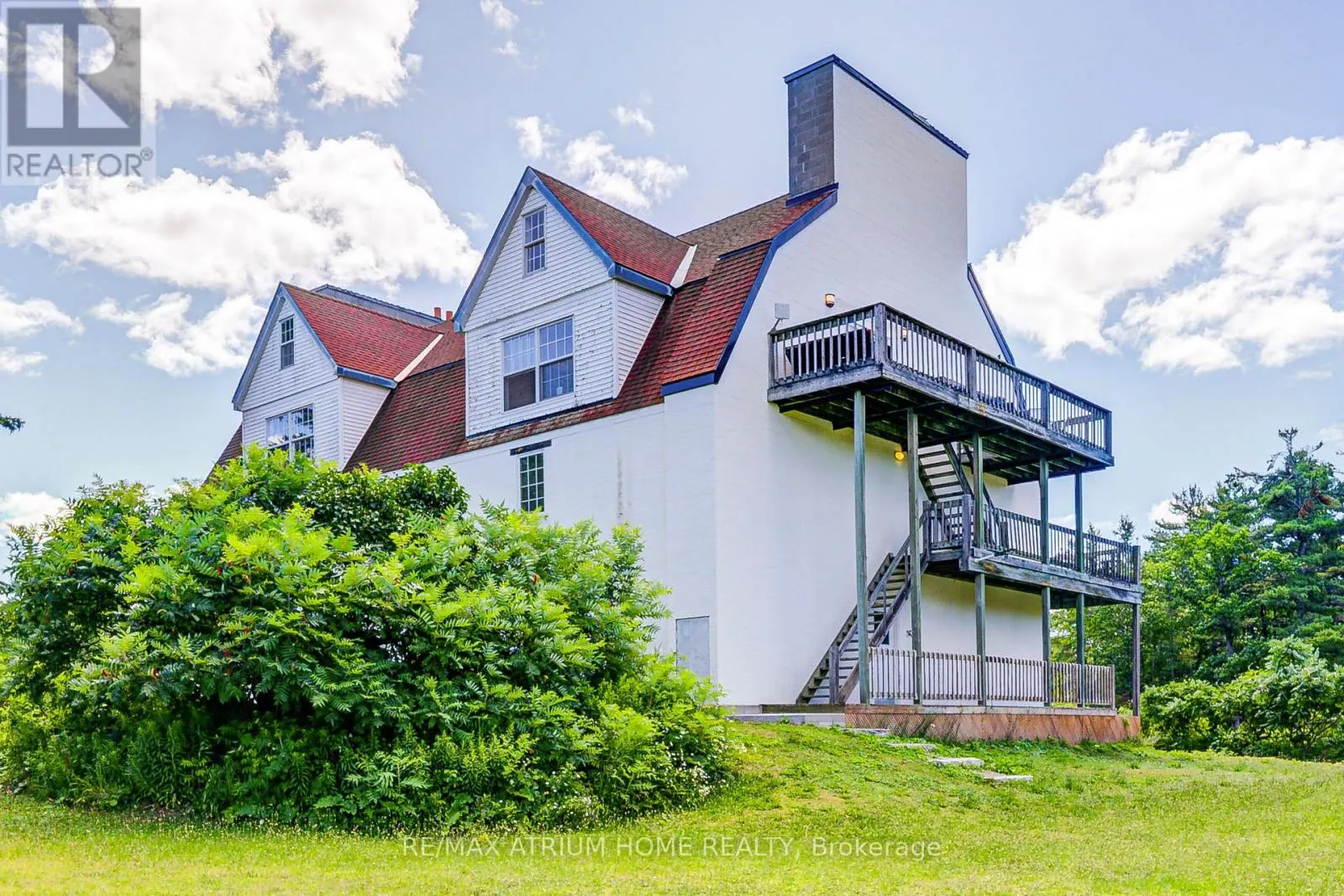339 SOUTH BAY ROAD
