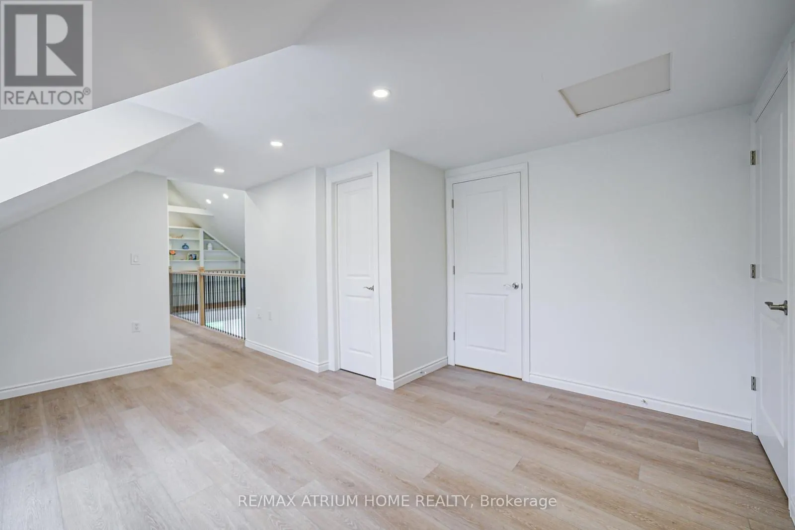 339 SOUTH BAY ROAD