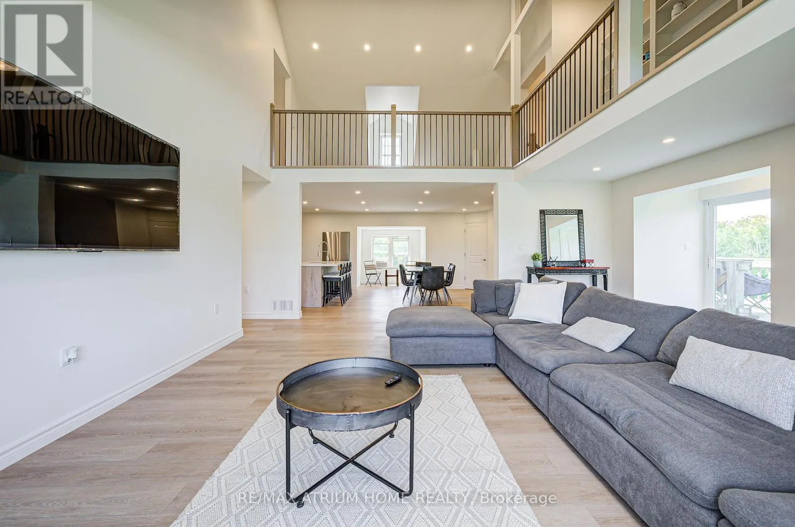 339 SOUTH BAY ROAD