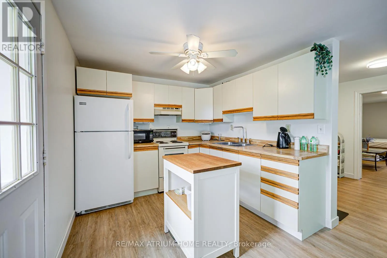 339 SOUTH BAY ROAD