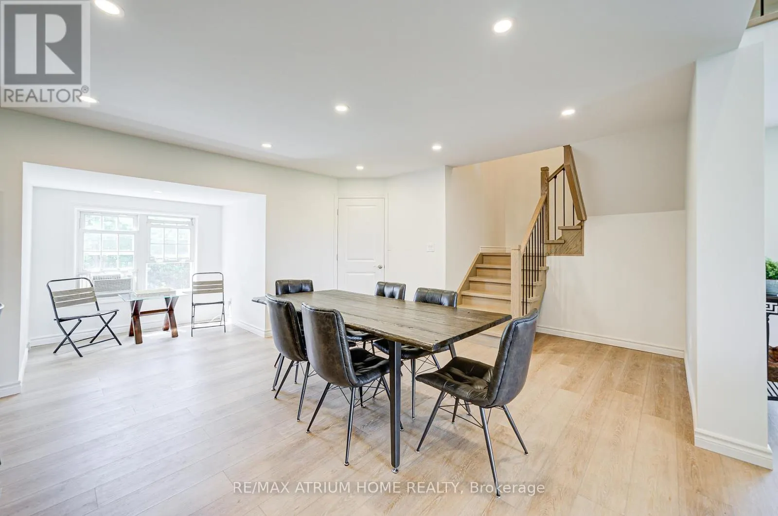 339 SOUTH BAY ROAD
